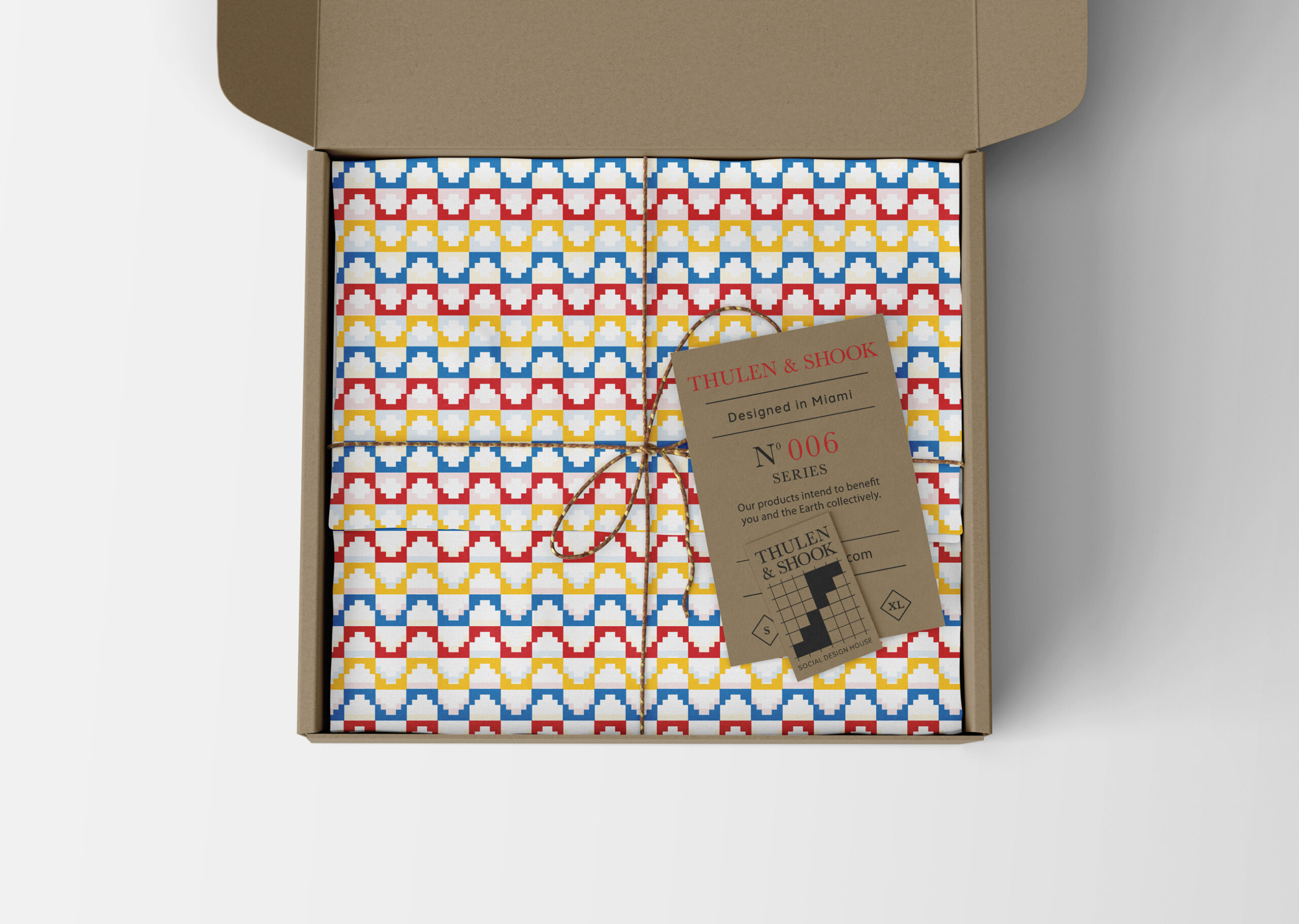 Free-Gift-Box-with-Greeting-Card-Mockup